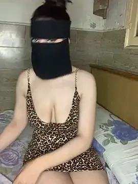 AlmaShannon – webcam model profile photo Image 3