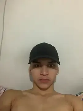 Yui-Ch – webcam model profile photo Image 3