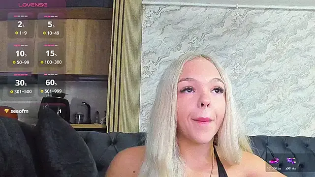 roouse – webcam model profile photo Image 3