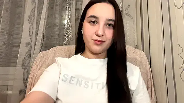 roouse – webcam model profile photo Image 11