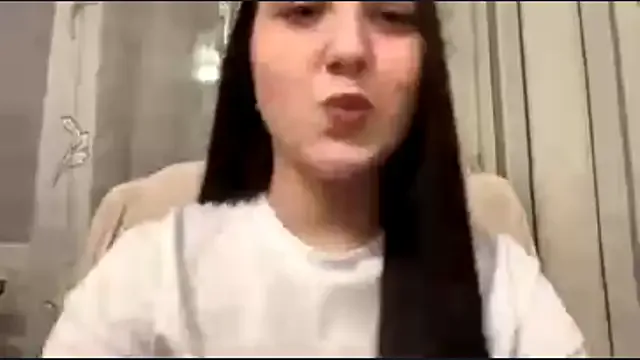 roouse – webcam model profile photo Image 16