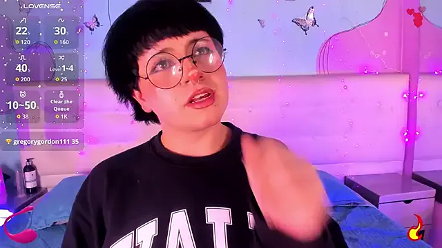 seraphine23 – webcam model profile photo Image 16