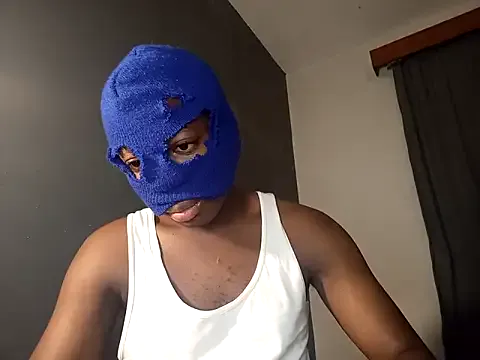 roouse – webcam model profile photo Image 6