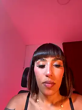 roouse – webcam model profile photo Image 15