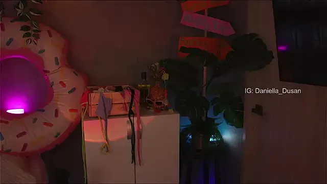 oxo_yuna_oxo – webcam model profile photo Image 11