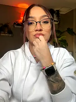 oxo_yuna_oxo – webcam model profile photo Image 13