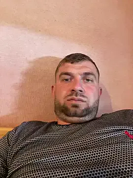 LT-333 – webcam model profile photo Image 13