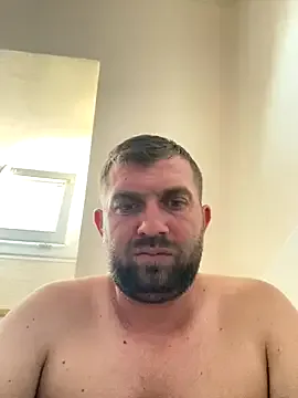 LT-333 – webcam model profile photo Image 18