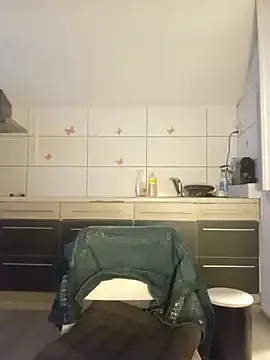 roouse – webcam model profile photo Image 17