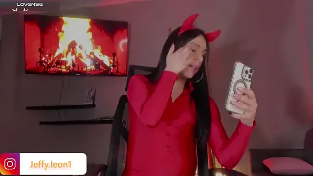 lavetax1 – webcam model profile photo Image 15