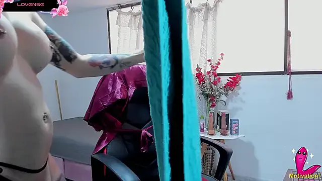 Awesomelusty – webcam model profile photo Image 8