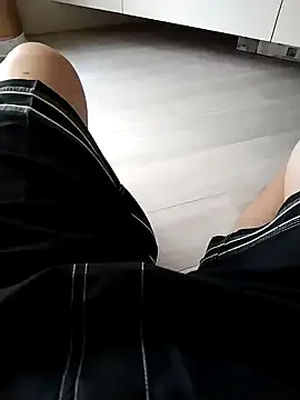 NANA_7 – webcam model profile photo Image 4