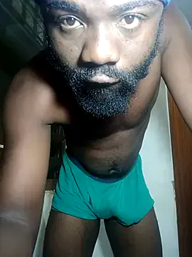 roouse – webcam model profile photo Image 6