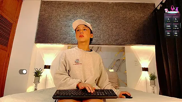 kai101010 – webcam model profile photo Image 8