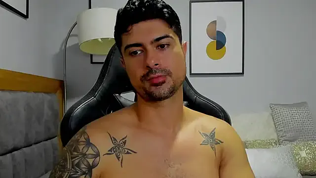  – webcam model profile photo Image 9