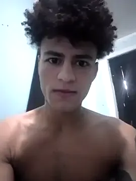 zui_lu – webcam model profile photo Image 10