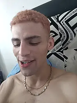 zui_lu – webcam model profile photo Image 17