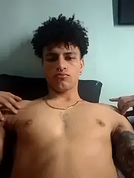 zui_lu – webcam model profile photo Image 3