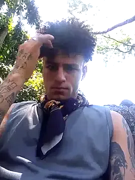 zui_lu – webcam model profile photo Image 6