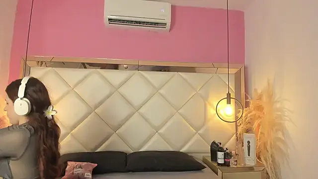 oxo_yuna_oxo – webcam model profile photo Image 15