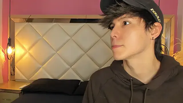 oxo_yuna_oxo – webcam model profile photo Image 16