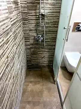 roouse – webcam model profile photo Image 8