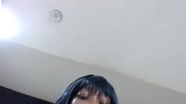 seraphine23 – webcam model profile photo Image 9