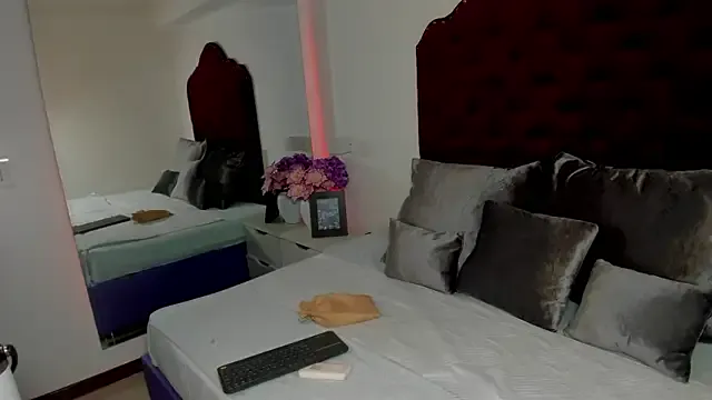 NATINATU252525 – webcam model profile photo Image 10