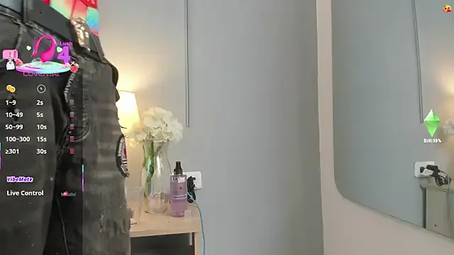 Luna_Samosienko – webcam model profile photo Image 8