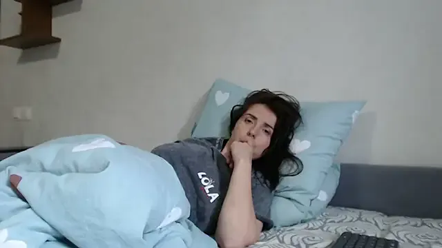 roouse – webcam model profile photo Image 3