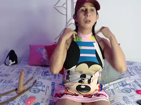 Family02 – webcam model profile photo Image 2