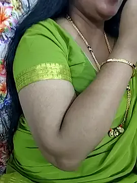 _Alicee_1 – webcam model profile photo Image 13