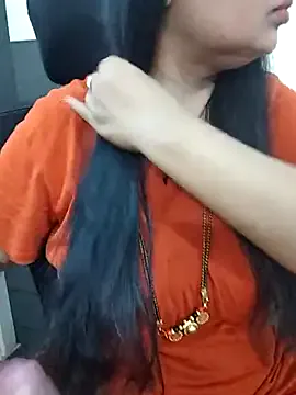 _Alicee_1 – webcam model profile photo Image 15