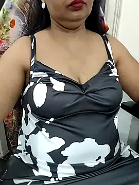 _Alicee_1 – webcam model profile photo Image 16