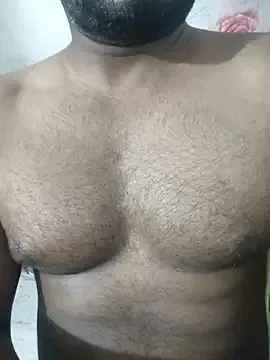 roouse – webcam model profile photo Image 11