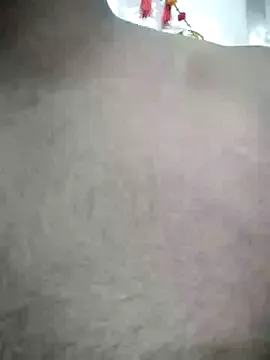 roouse – webcam model profile photo Image 9