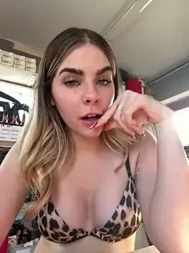 miharu01 – webcam model profile photo Image 2