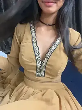 hina_porn – webcam model profile photo Image 12