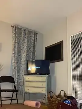 AryaCox – webcam model profile photo Image 3