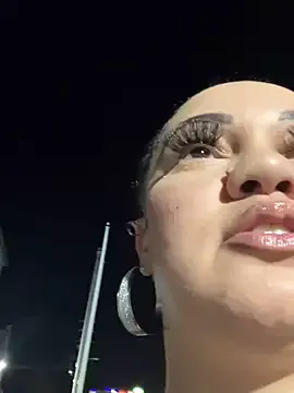 AryaCox – webcam model profile photo Image 5