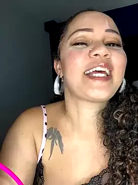 AryaCox – webcam model profile photo Image 7