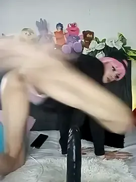 Awesomelusty – webcam model profile photo Image 6