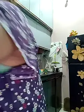  – webcam model profile photo Image 19
