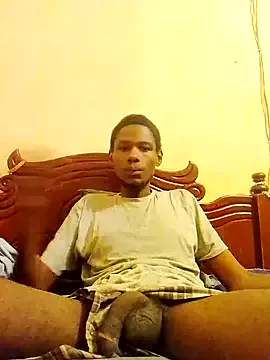 roouse – webcam model profile photo Image 15
