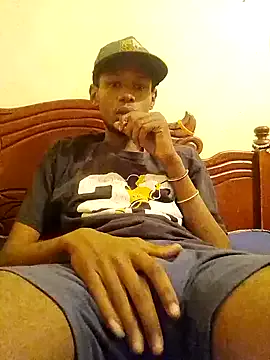 roouse – webcam model profile photo Image 16