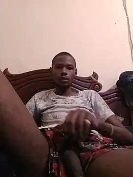 roouse – webcam model profile photo Image 3