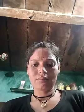 IsabelleBianchi – webcam model profile photo Image 2