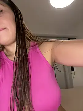 roouse – webcam model profile photo Image 10