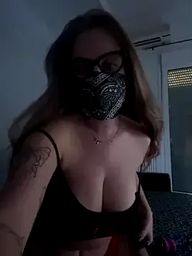 Mia--meow – webcam model profile photo Image 3