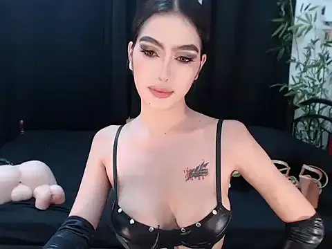 GouGou-111 – webcam model profile photo Image 2